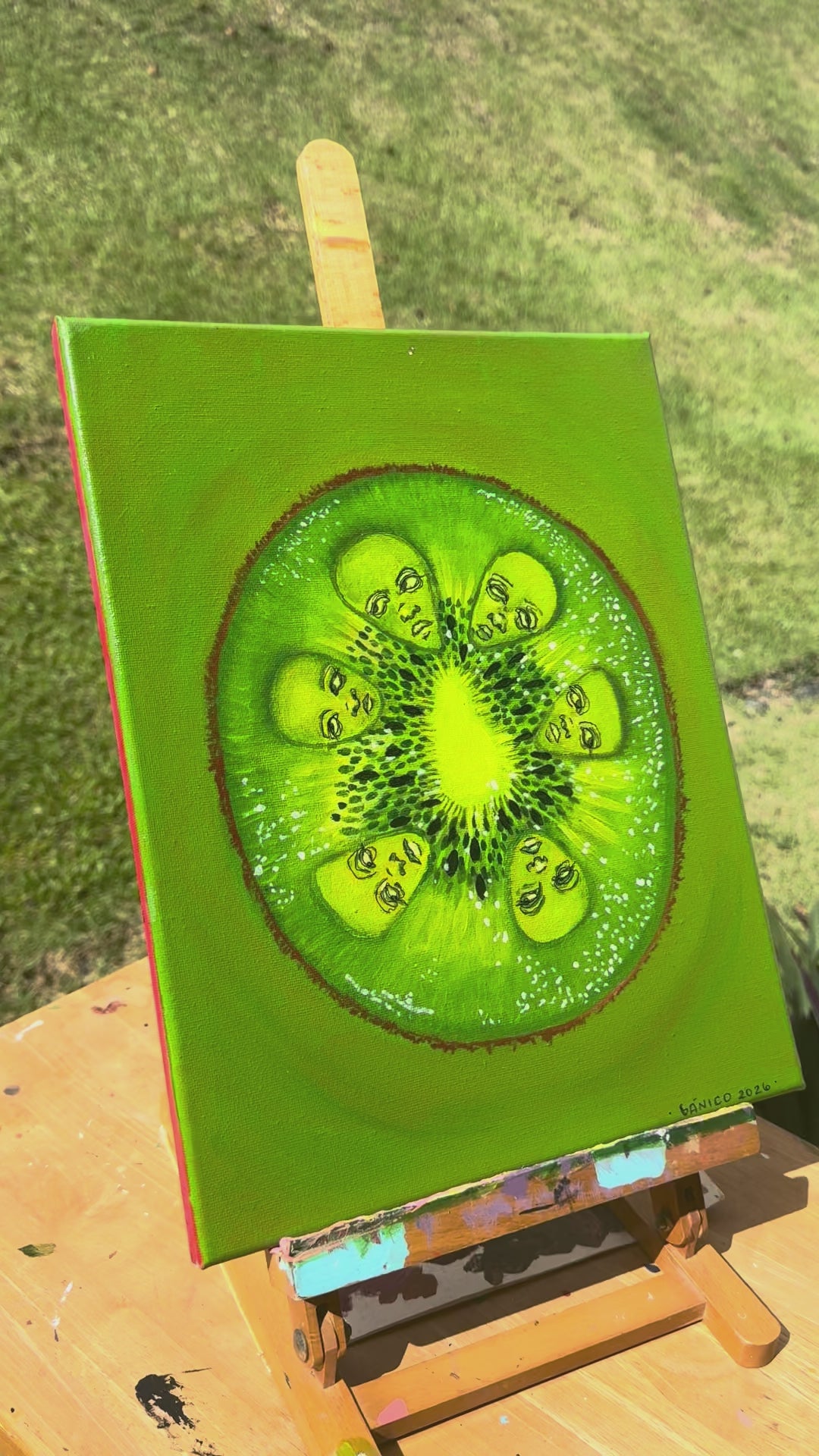 "dentro del Kiwi"